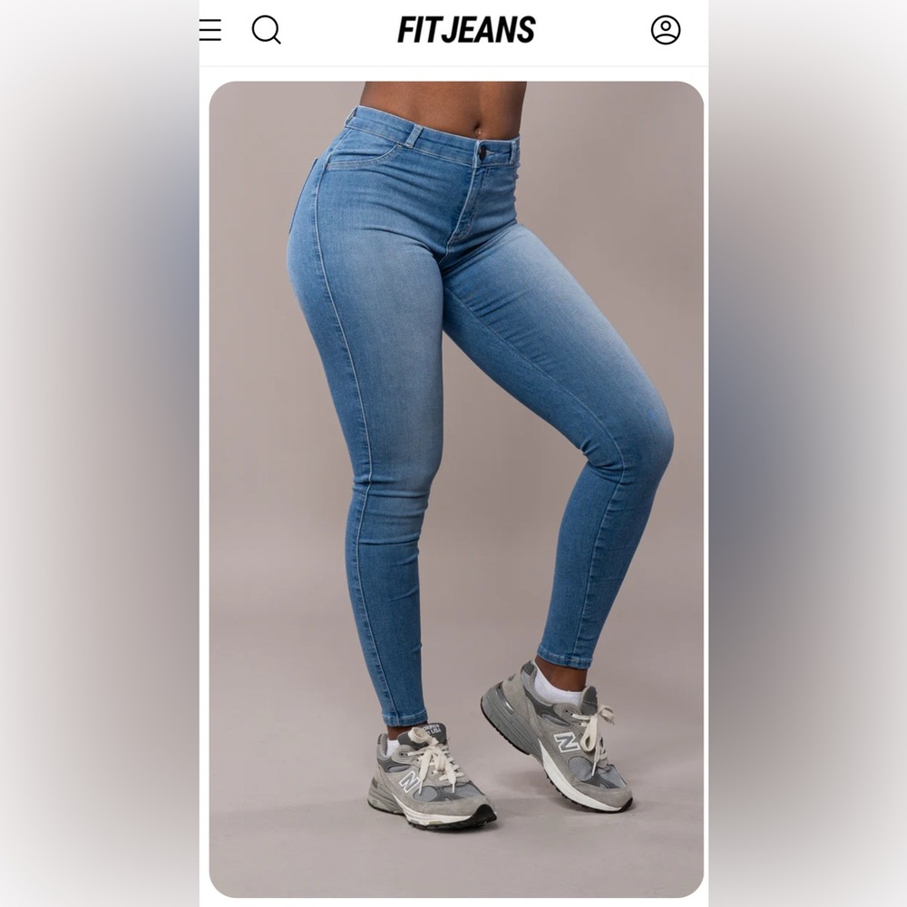 FITJEANS Contour Skinny High-Rise Jeans in Arctic Blue (Small)